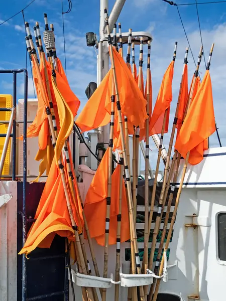 Banderas Naranjas Que Marcan Las Redes Pesca Bordo Barco Pesquero —  Fotos de Stock