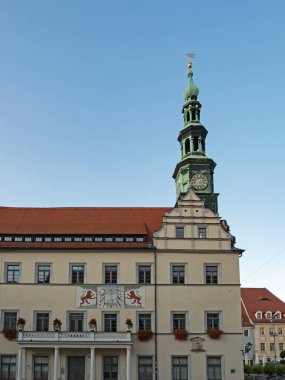 Pirna, Saksonya, Almanya - 18 Eylül 2019: Pirna kentinin belediye binasının dış görünümü.