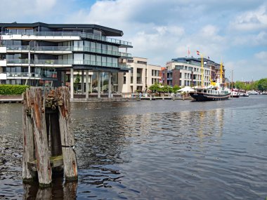 Sudbrookmerland, Ostfriesland, Almanya - 18 Haziran 2021: Munkeboe, Doğu Frizya 'da bir galeri kömürü