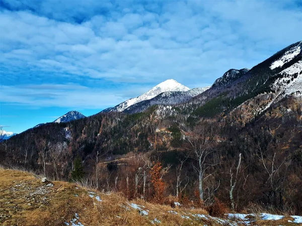 Scénický Pohled Zasněžený Vrchol Hory Storzic Horách Karavanke Gorenjska Slovinsko — Stock fotografie