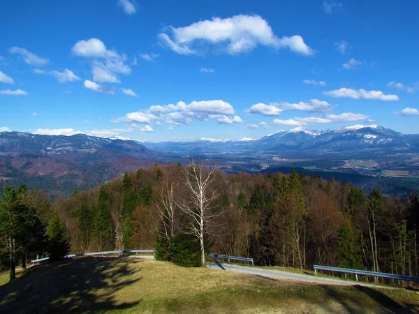 Vista Región Gorenjska Eslovenia Con Picos Nevados Las Montañas Karavanke — Foto de Stock