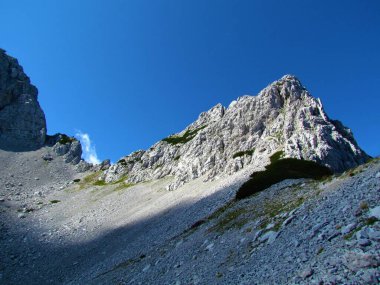 Slovenya 'nın Karavanke kentindeki Zelenjak Dağı' nın manzarası