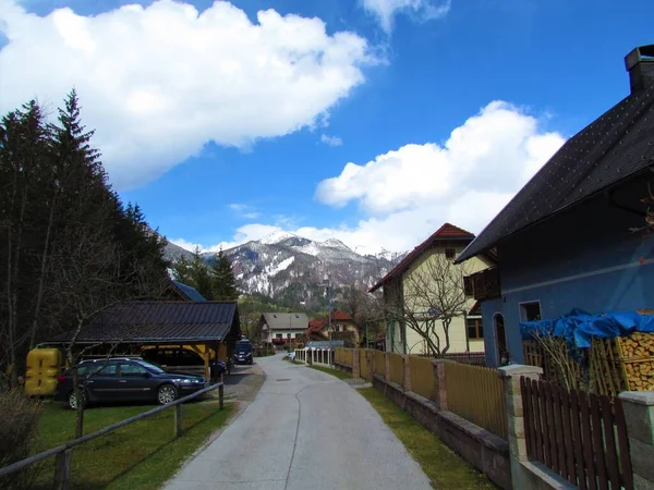 Karavanke Dağlarındaki Baba Dağı Manzarası Gorenjska Slovenya Gökyüzünde Kümülüs Bulutları — Stok fotoğraf