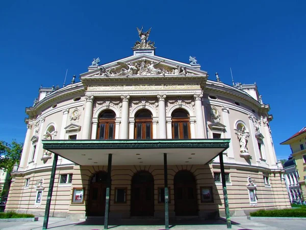Κτίριο Όπερας Λιουμπλιάνα Στη Σλοβενία — Φωτογραφία Αρχείου