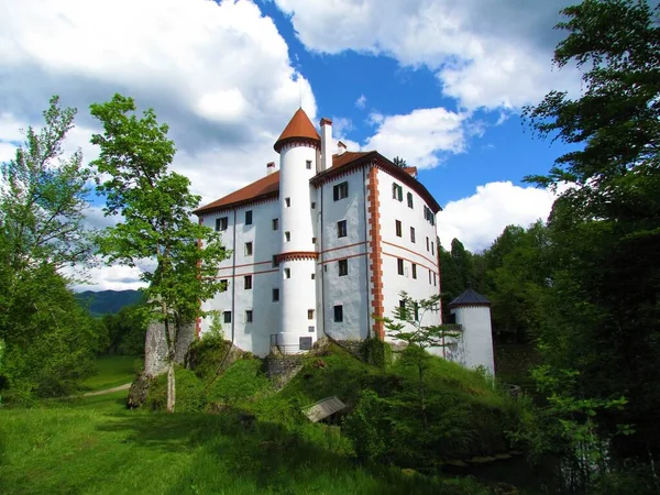 Beautiful Medieval Sneznik Castle Notranjska Slovenia Reflection Water White Clouds — Stock Photo, Image