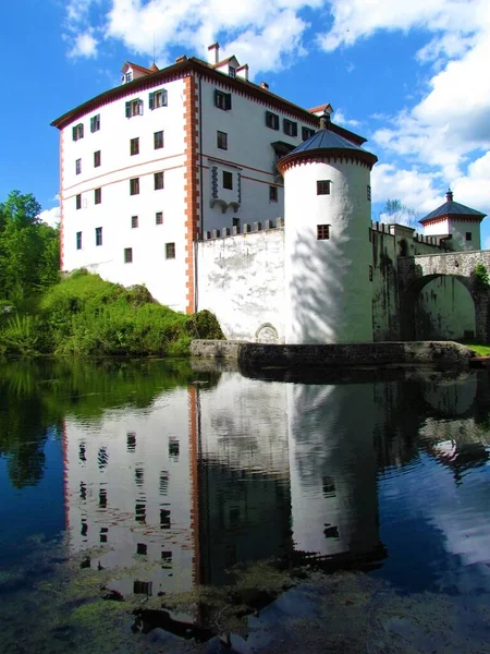 Beautiful Medieval Sneznik Castle Notranjska Slovenia Reflection Water White Clouds — Stock Photo, Image