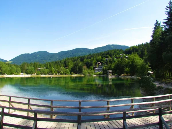 Άποψη Της Λίμνης Jasna Κοντά Στην Kranjska Gora Σλοβενία Και — Φωτογραφία Αρχείου