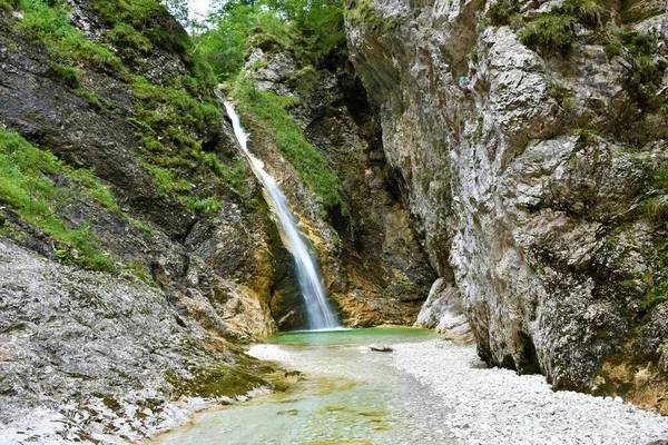 Zapotoski Vodopád Zadnja Trenta Julianských Alpách Triglavském Národním Parku Slovinsko — Stock fotografie