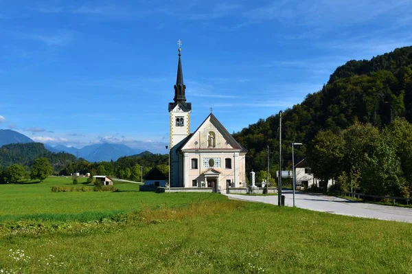 Kilisesi Nin Manzarası Margaret Bohinjska Bela Slovenya Nın Gorenjska Bölgesinde — Stok fotoğraf
