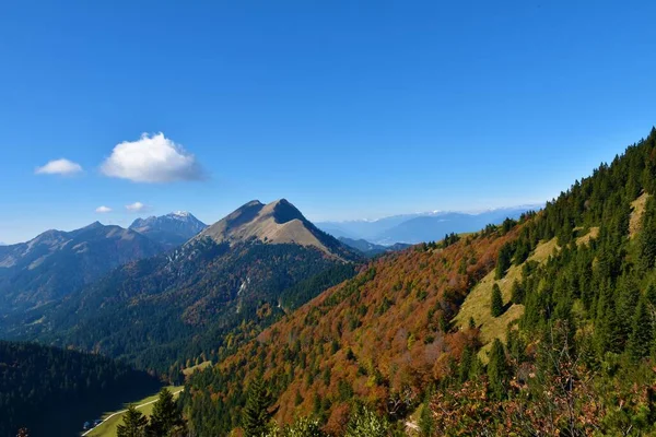 秋天斯洛文尼亚卡拉万科山脉的Golica山 — 图库照片