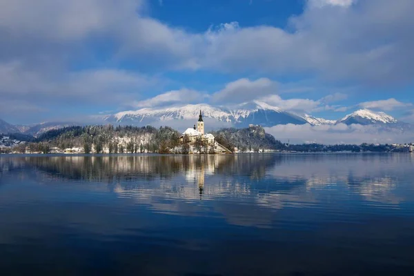 Vista Panorámica Del Lago Bled Iglesia Una Isla Invierno Con — Foto de Stock