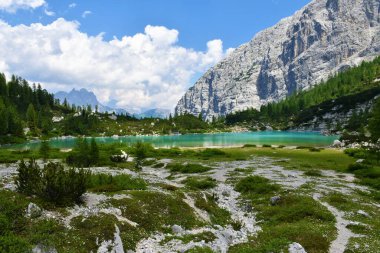 Alp Gölü Sorapis, Dolomite Alpleri, Veneto bölgesindeki Cortina d 'Ampezzo ve İtalya' nın Belluno bölgesi yakınlarında.