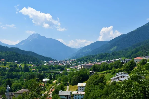 Vista Cidade Tai Cadore Região Veneto Província Belluno Itália Montanha — Fotografia de Stock