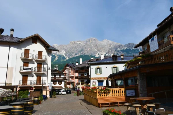 Cortina Ampezzo Italien Juni 2022 Straße Der Stadt Cortina Ampezzo — Stockfoto