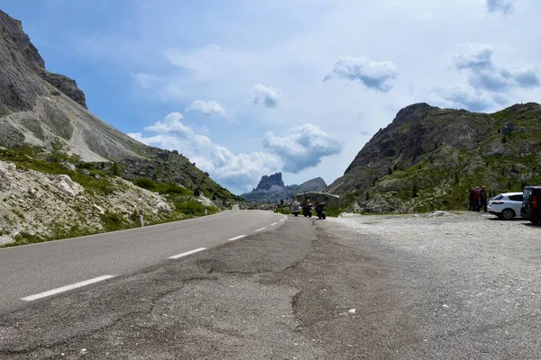 Weg Valparola Bergpas Dolomieten Bergen Top Van Averau Berg Achtergrond — Stockfoto