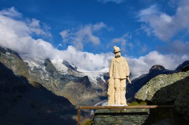 Kaiser Franz Josefs Huhe, Austria - August 22 2022: Statue of Franz Joseph at Pasterze Glacier and the view Glockner Group of the High Tauern mountain range in Carinthia, Austria