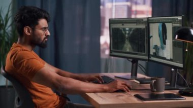 Hintli adam film için 3D model yaratıyor