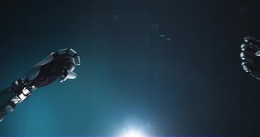 Robot robotu insana dönüştürüyor.