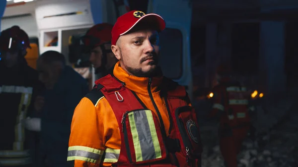 Male medical practitioner during emergency — Stock Photo, Image