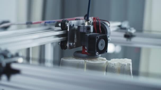 3D εκτυπωτή δημιουργία πλαστικό μέρος — Αρχείο Βίντεο
