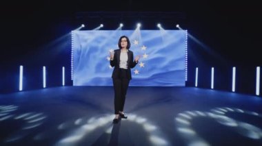 Siyasi talk show 'a başlayan kadın sunucu
