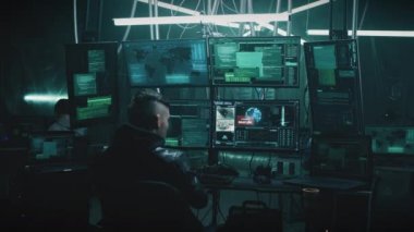 Siber suçlular tarafından bir nükleer füze fırlatılmasını hacklemek