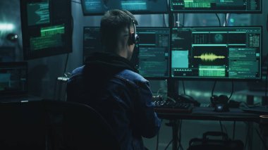 Mutlu hacker başarılı siber suçları tartışıyor