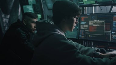 Genç siber suçlular gizli verileri hackliyor.