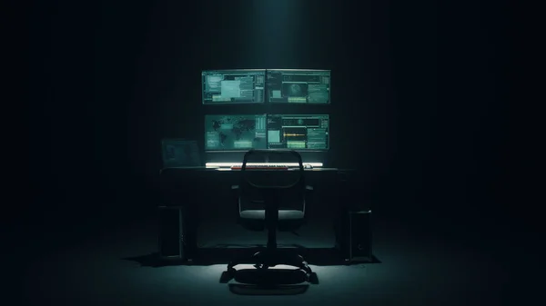 Homem começando a escrever malware no quarto escuro — Fotografia de Stock
