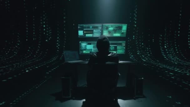 Einsamer Hacker im dunklen Raum — Stockvideo