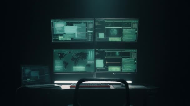 Equipos informáticos modernos para hackear — Vídeo de stock