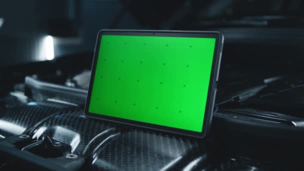 Tablet Hood Car Showing Results Diagnostics Engine Repairing Car Service — Αρχείο Βίντεο