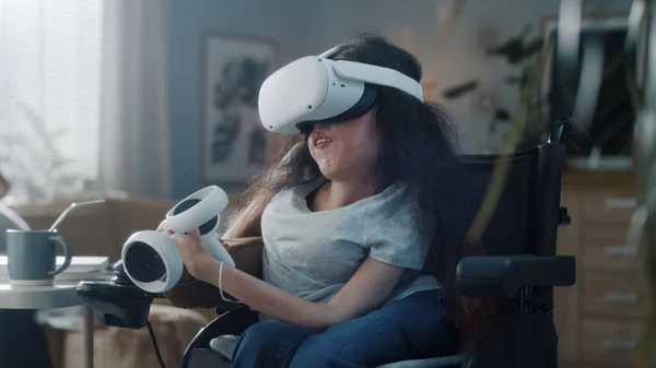 Home Woman Disability Wheelchair Wearing Virtual Reality Headset Controllers Connect — Foto de Stock