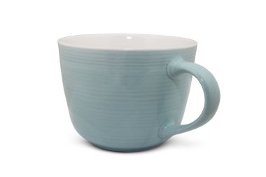 Beyaz arkaplanda mavi seramik bardak izole