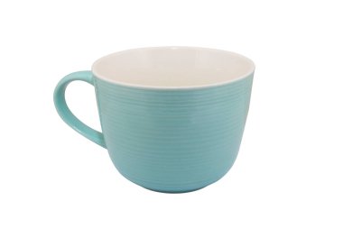 Beyaz arkaplanda mavi seramik bardak izole