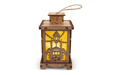 Beyaz arka planda izole edilmiş Ramazan ahşap feneri