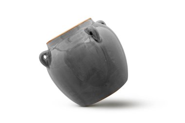 Beyaz arkaplanda izole edilmiş gri kil çömlek