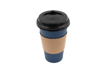 Beyaz arkaplanda izole edilmiş tek kullanımlık mavi kraft kağıt kahve fincanı.