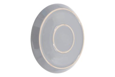 Beyaz arka planda izole edilmiş beyaz ve gri seramik plaka