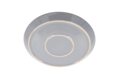 Beyaz arka planda izole edilmiş beyaz ve gri seramik plaka