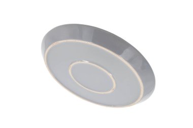 Beyaz arka planda izole edilmiş beyaz ve gri seramik plaka