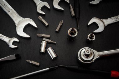 Balkon arka planında izole edilmiş evrensel torks soketi. endüstriyel ekipman