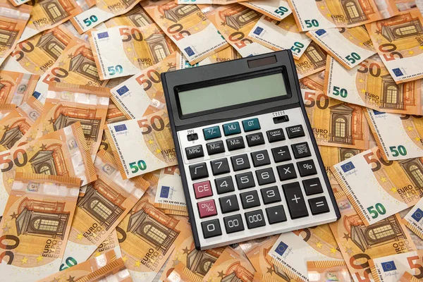 Hromada Eurohotovosti Kalkulačky Jako Finanční Zázemí — Stock fotografie