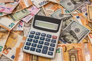İş muhasebe mali geçmişi euro hrivna dolar ve hesap makinesi