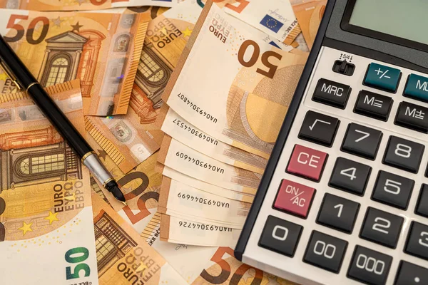 Geschäfts Und Wechselkonzept Mit Euro Bargeld Und Taschenrechner Wirtschaft — Stockfoto