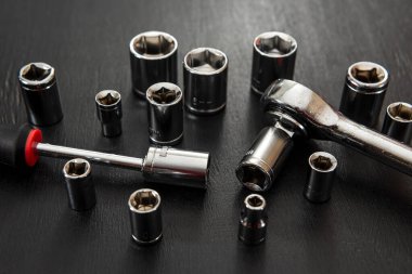 Balkon arka planında izole edilmiş evrensel torks soketi. endüstriyel ekipman