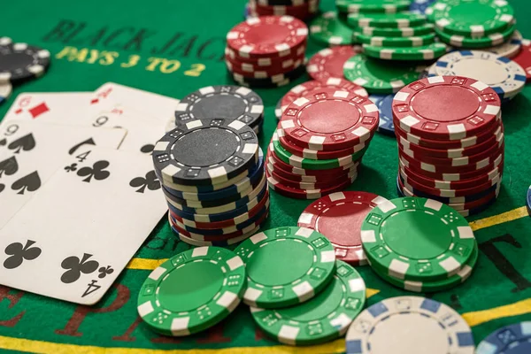 Cartas Poker Fichas Mesa Verde Texas Holdem — Fotografia de Stock