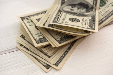 Bir yığın dolarımız, tasarruf konseptimiz.