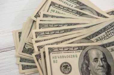 Arkaplan olarak 100 dolarlık banknot, finansal konsept