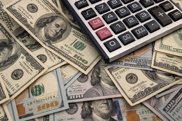 Калькулятор 100 Доларів Рахунків Збереження Концепції — стокове фото